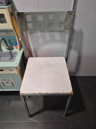 3 Sillas de cocina gris y blanca