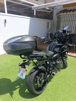 Yamaha MT-07 Tracer Negra