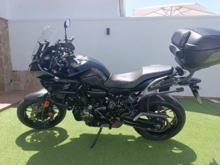 Yamaha MT-07 Tracer Negra