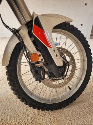 Aprilia Tuareg 660 rally Adventures Moto
