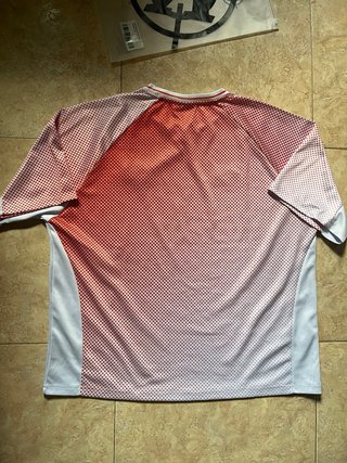 Camiseta Vicinity Roja y Blanca