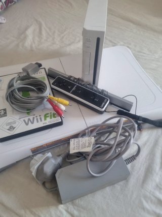 Nintendo Wii Fit con accesorios