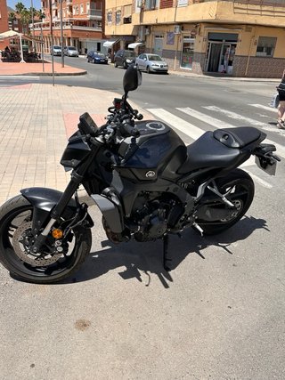 Yamaha MT-09 Negra