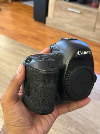 Canon 5D Mark IV - 36000 disparos