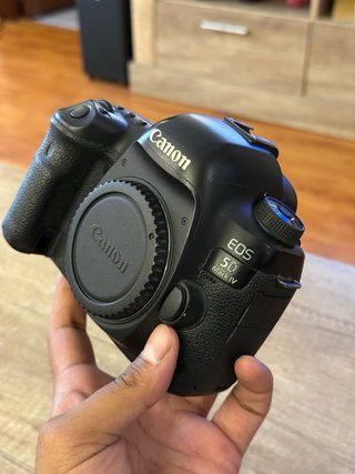 Canon 5D Mark IV - 36000 disparos