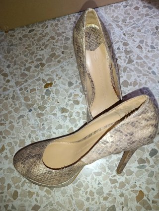 Zapatos de tacón Stradivarius piel serpiente n°40