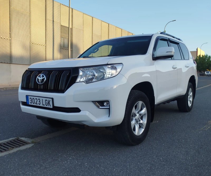 Toyota Land Cruiser 2020 - foto 1