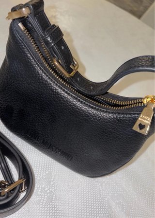 Borsa Love Moschino nera con dettagli oro