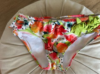 Bikini Frutas y Hojas Tropicales