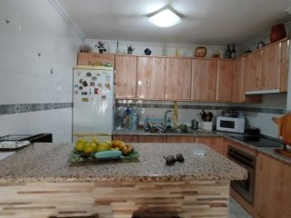Muebles de cocina madera y cristal