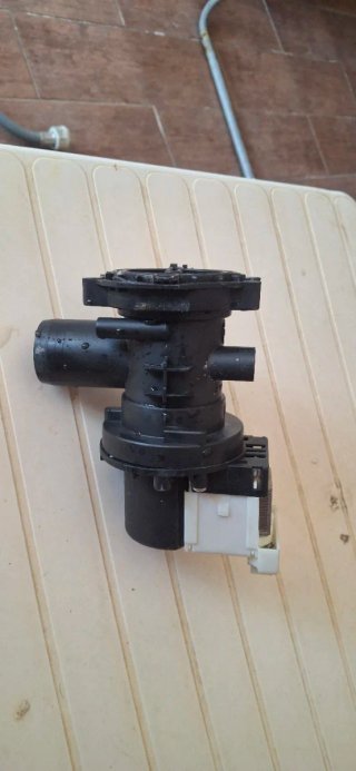 Bomba desagüe lavadora Indesit