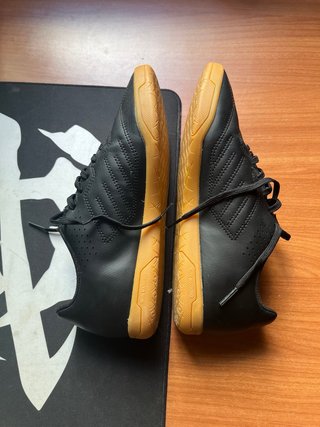 Zapatillas Fútbol Sala Kipsta Niño Negras