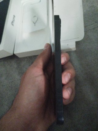 iPhone 13 Negro/Azul Marino salud 74