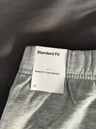 Pantalón corto Nike gris