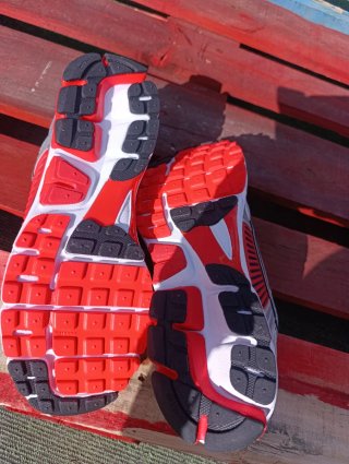 Nike Vomero 5 T49