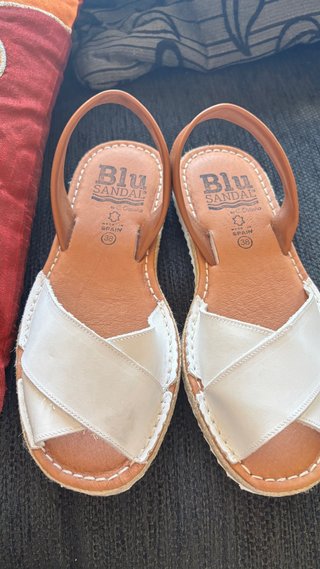 Menorquinas Blu Sandal Pelle Bianche 38