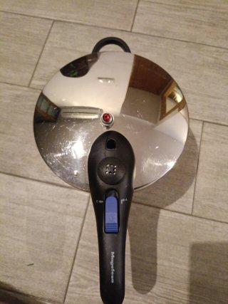 Olla a presión Magefesa