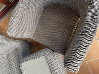 Conjunto sofá, mesa y 2 butacas exterior de ratán