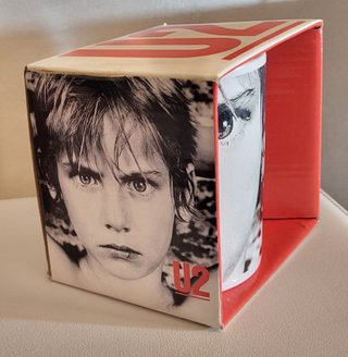 Tazza U2 WAR con scatola