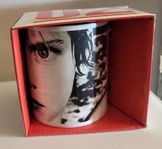 Tazza U2 WAR con scatola