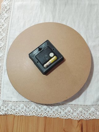 CONJUNTO CUADRO, RELOJ Y JARRÓN haciendo juego.
