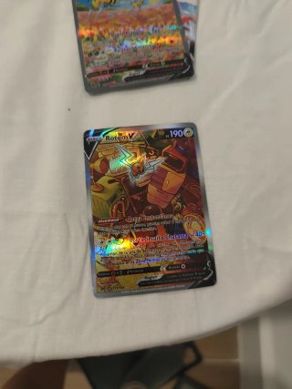Carta Pokémon Rotom V 177/196