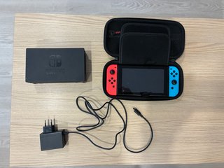 Nintendo Switch Azul y Rojo
