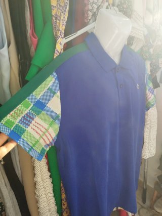 Polo Lacoste Talla L Azul con Mangas Estampadas