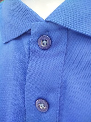 Polo Lacoste Talla L Azul con Mangas Estampadas