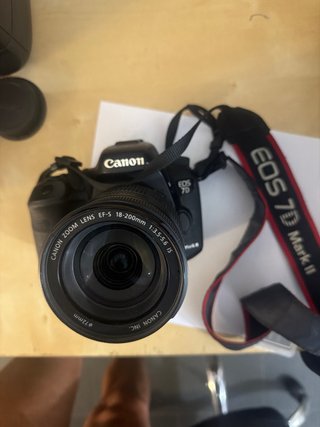 Canon 7D Mark II + Objetivo EF 18-200mm