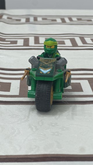 LEGO Dragones,Coches con figuras Ninjago.