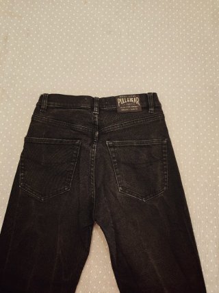 Pantalón vaquero negro Pull and Bear