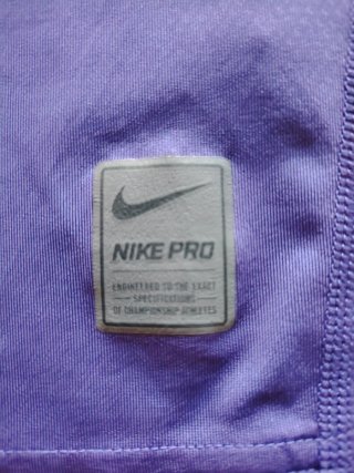 Camiseta Nike Pro Morada Talla L