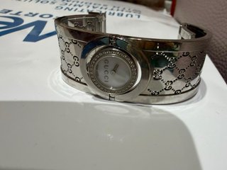 Reloj Gucci Mujer Plata