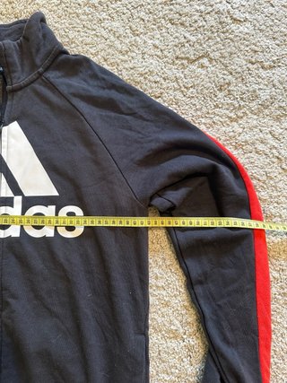 Sudadera Adidas Negra con Rayas Rojas