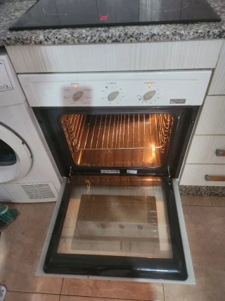 Placa vitrocerámica y horno