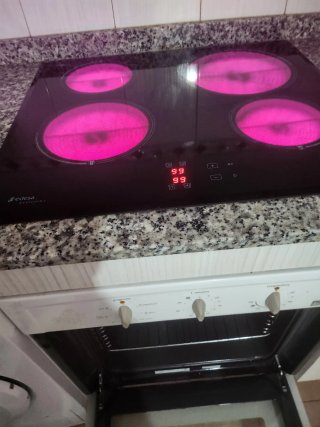 Placa vitrocerámica y horno