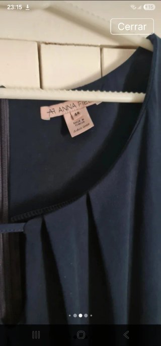 Mono azul elegante con encaje