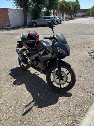 Honda CBR 125 cc Negra