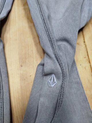 Lote 3 Vaqueros Skinny Volcom y Denim