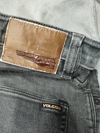 Lote 3 Vaqueros Skinny Volcom y Denim
