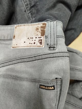 Lote 3 Vaqueros Skinny Volcom y Denim