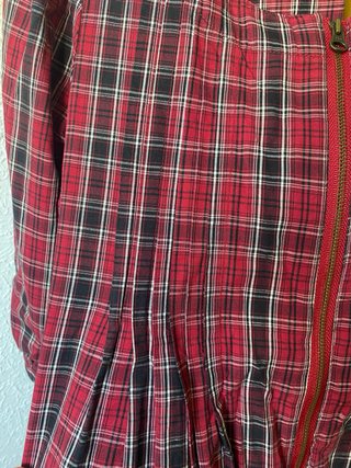 Chaqueta de cuadros roja y negra
