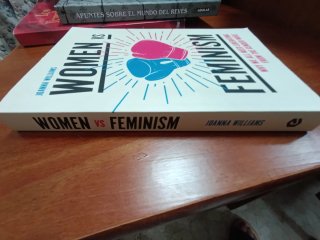 Libro Women vs Feminism