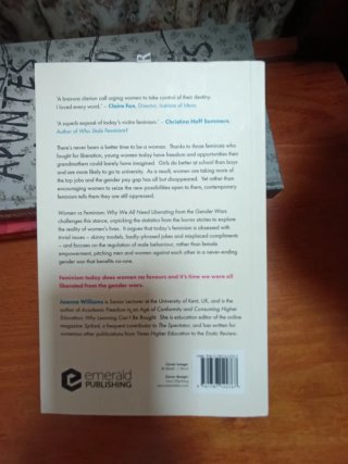Libro Women vs Feminism
