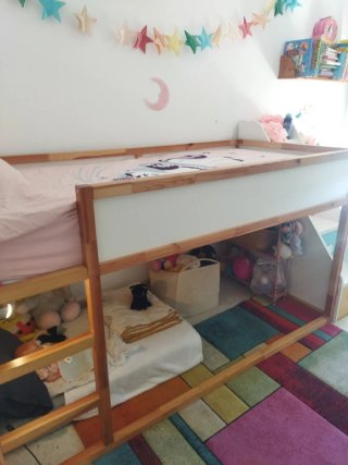 Cama infantil reversible IKEA