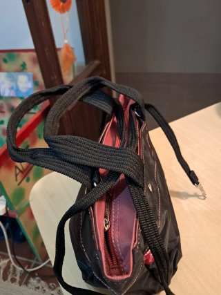 Borsetta nera e rosa antico