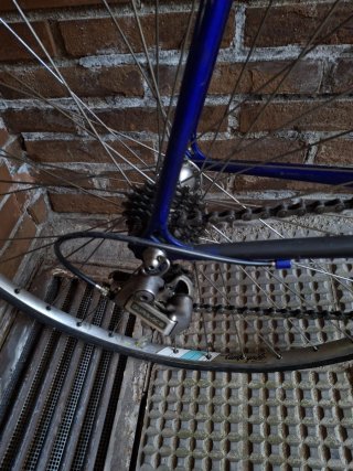 Bicicleta de carreras azul
