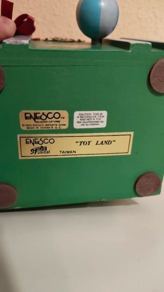 OFERTA! CAJA DE MÚSICA ENESCO 1989
