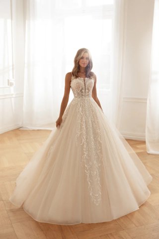 Abito da sposa principesco con pizzo